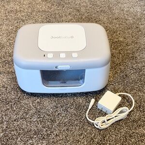 Joolbaby Electric Wipe Warmer in Light Gray and White
